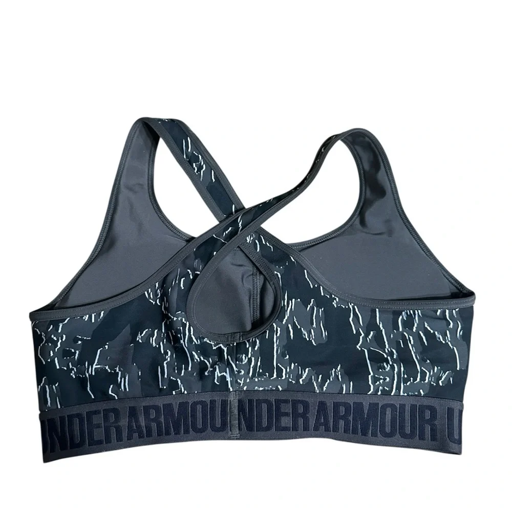 Under Armour Women's padded gray and Black Sports Bra